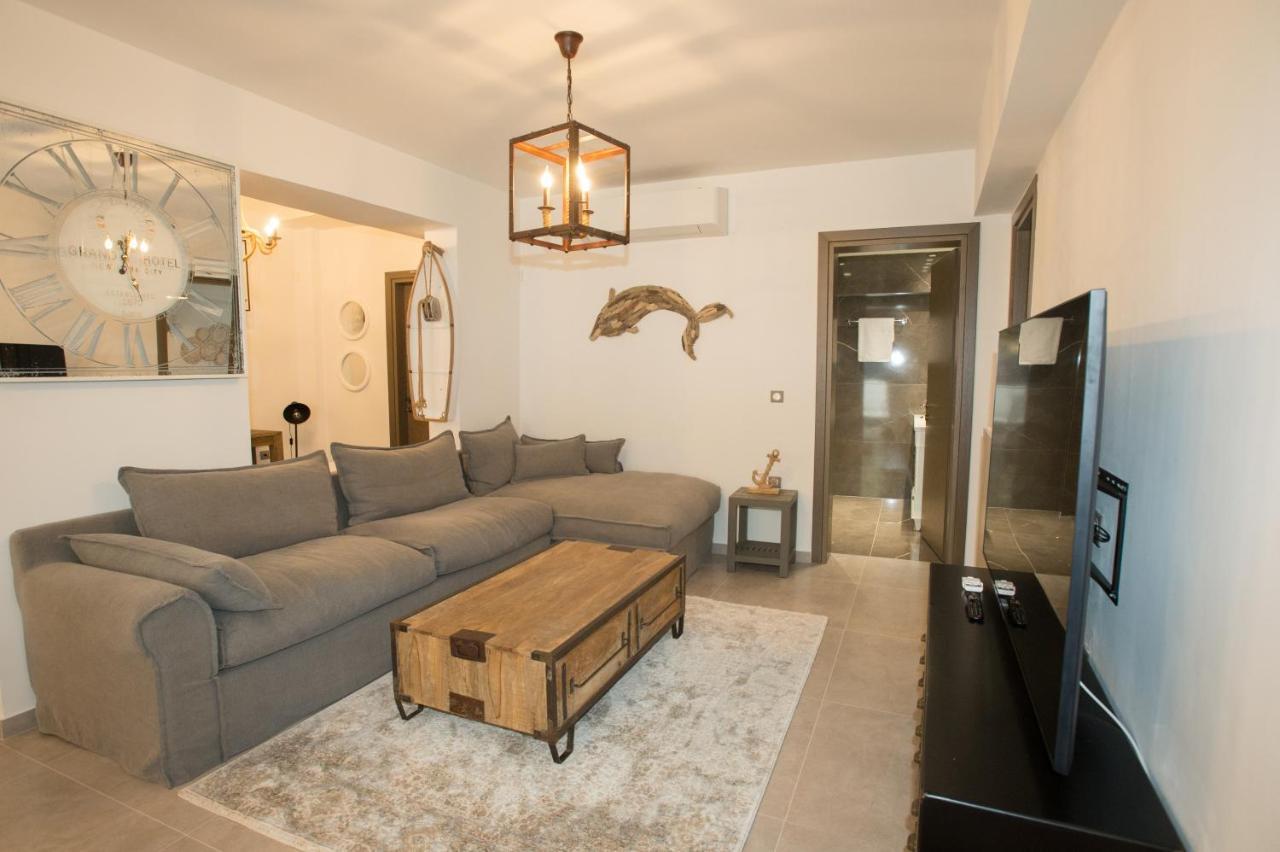 Dolphin Villa Peraia  Exterior photo